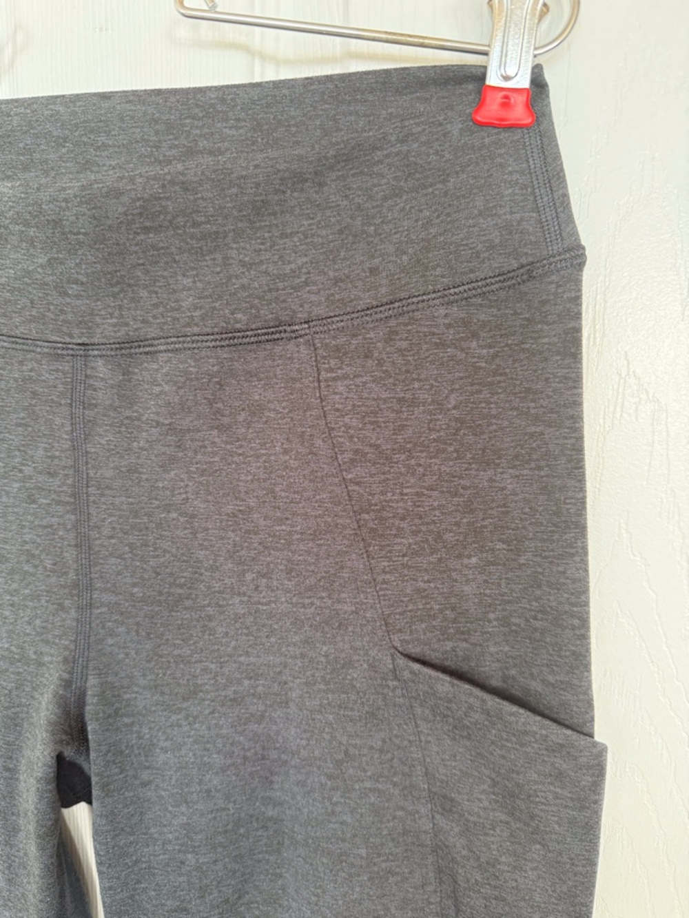 Lululemon soft suede high rise tight leggings with pockets. Size 10. 2024 - Picture 3 of 8